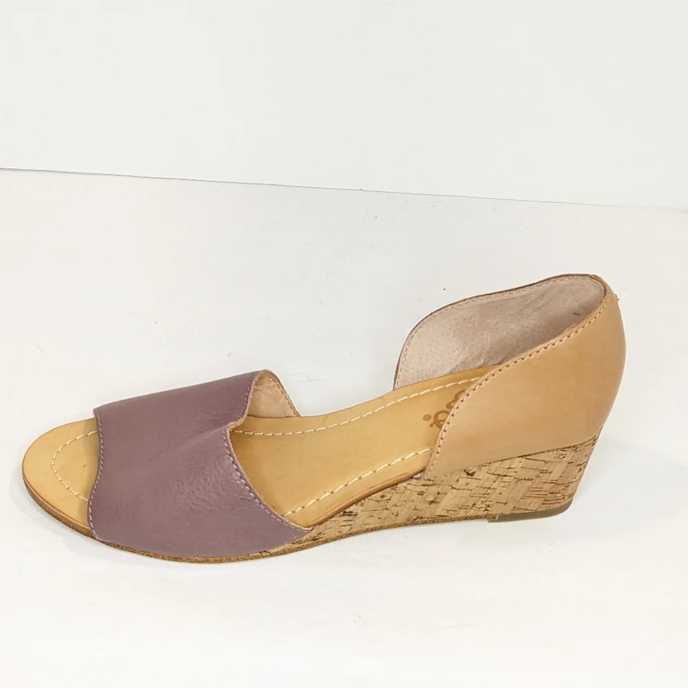 NWOT Latigo leather sandals